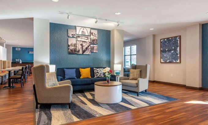 Bridgeton Hotel | Comfort Inn St. Louis Airport