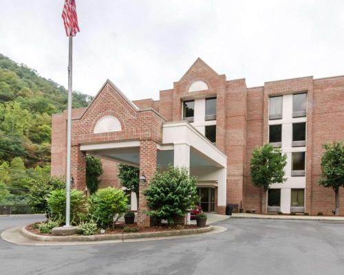 Grundy Hotel | Comfort Inn & Suites Grundy