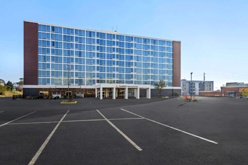 South Central Omaha Hotel | Comfort Inn & Suites Omaha Central
