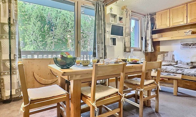 Val-d'Isere Apartment | Comfortable 2P cabin near center, southern balcony, 6 guests