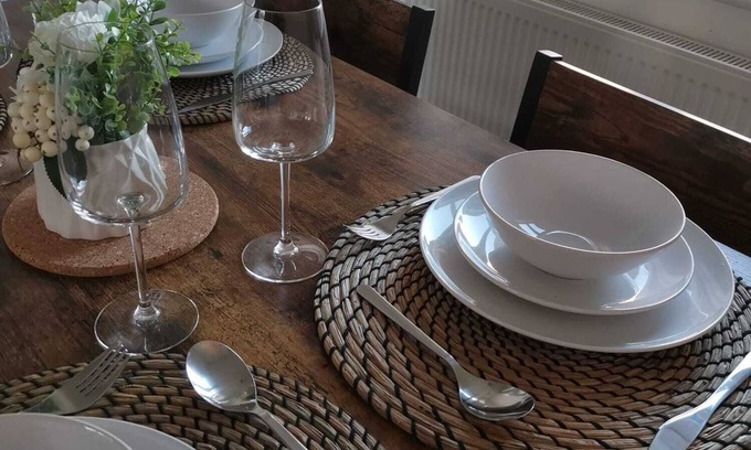 Walsall House | Comfortable 3 BR with parking-WS2 for contractors, professionals and familiesn