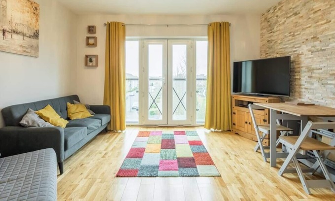 Cambridge House | Comfortable and Modern Cambridge Apartment