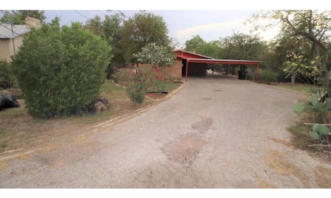 Eagle Pass House | Comfortable and Secluded Home in Quiet Area