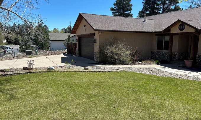 Durango House | Comfortable and spacious 3 bedroom home near Durango ideal for families & groups