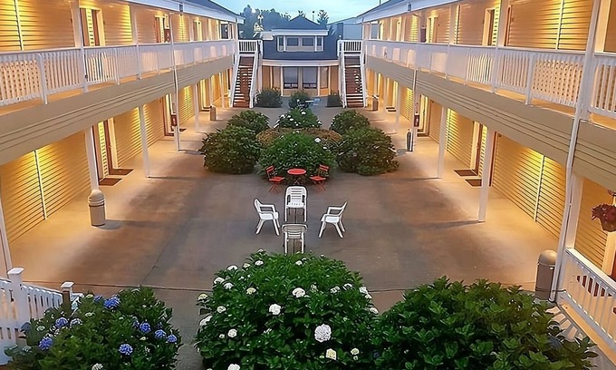 Enumclaw House | Comfortable Countryside Stay in Guesthouse Enumclaw! Free Parking, Pet-friendly