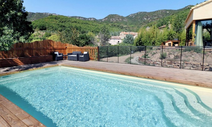 Saint-Privat House | Comfortable gîte in a quiet, green setting. With swimming pool