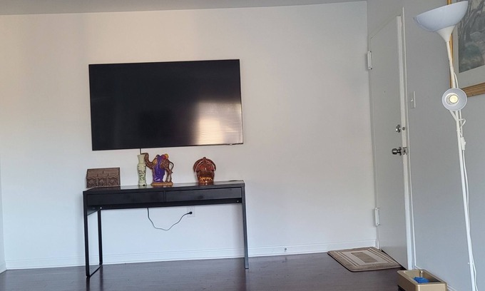 North Bethesda Condo | comfortable house