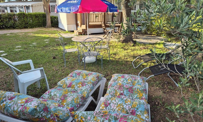 Perols House | Comfortable mobile home for 6 to 8 people with covered terrace at Lac des Rêves