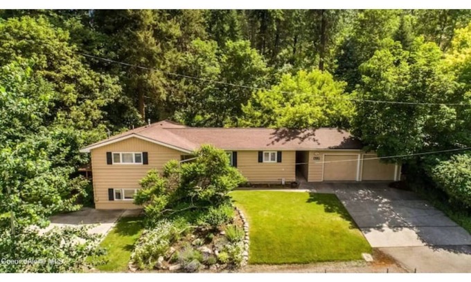 Coeur d'Alene House | Comfortable Private Oasis in CDA Sanders Beach and Walkable to Everything
