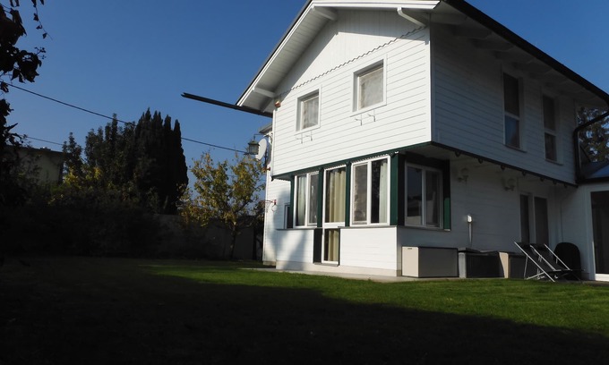 Kaisermuhlen House | Comfortable, relaxing Family House next to Lake Alte Donau.