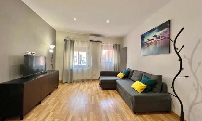 Badalona Apartment | Comfortable renovated flat, WiFi!