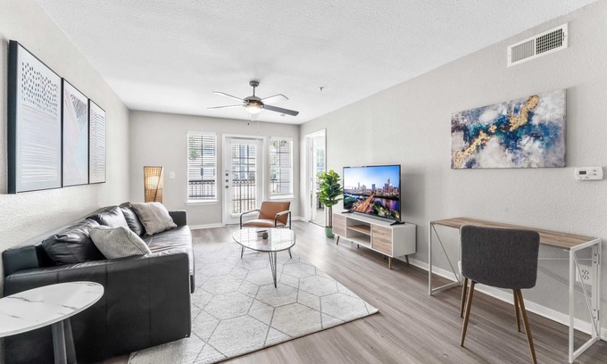 Pleasant Valley Apartment | Comfy 2BR King Suite w Gym close to DT