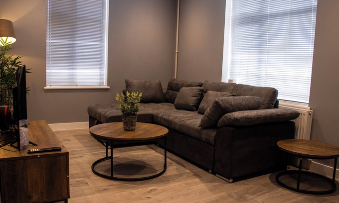 Stevenage House | Comfy 3-bedroom house with WiFi and parking in Stevenage