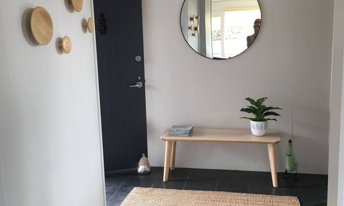 Point Lonsdale House | Comfy and refurbished beach house in Old Lonsdale.