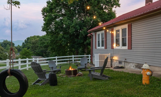 Candler Cottage | Comfy Dog Friendly Cottage w/Large Fenced Yard