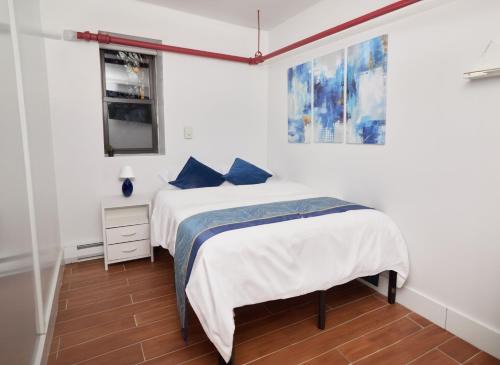 Midtown West House | Comfy Guest House in Hell's Kitchen