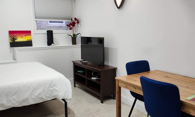 Vaughan House | Comfy new renovated 3 bed 3 bath above ground basement 7min to Canada Wonderland