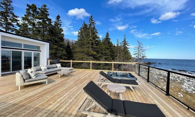 Hunts Point Cottage | Comfy Seaside Cabana . Hot Tub, Sauna and All Weather Domes - Private