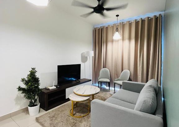 Kajang Apartment | COMFY SKY SUITE Free Wifi & Netflix