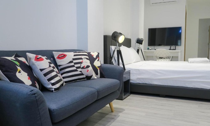 Singapore River Apartment | Comfy Studio 5 by Ong Realty