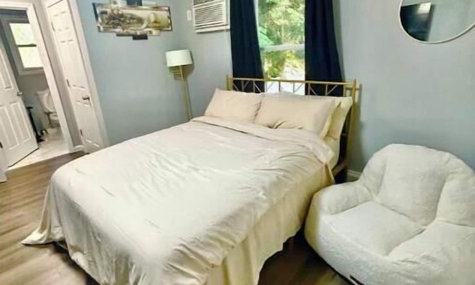Montclair House | Comfy, suburban, NYC/EWR/Montclair