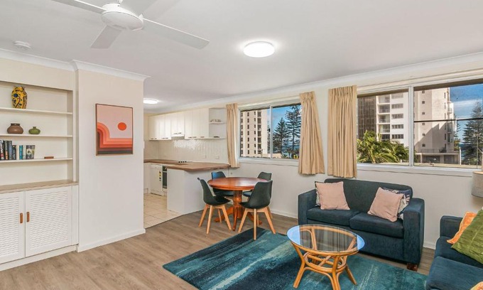Coolangatta Apartment | Como Unit 6