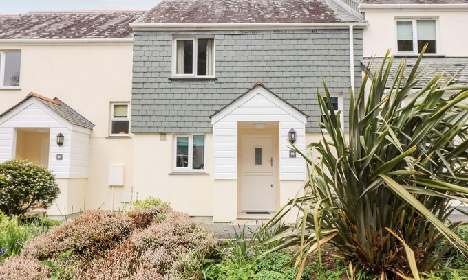 Falmouth House | COMPASS POINT, pet friendly, with a garden in Falmouth