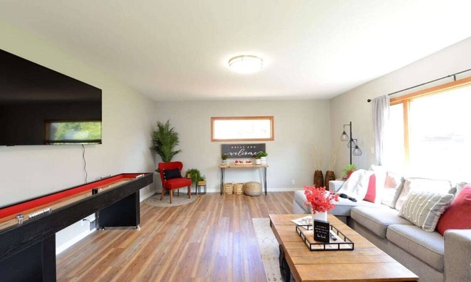Fargo House | Completely Remodeled Home Blocks from NDSU and Downtown Fargo