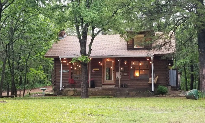 Coleman Cabin | Completely restored cabin on the banks of the Blue River!