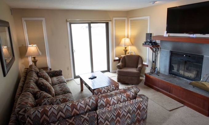 Ludlow Condo | Condo ∙ 1 bedroom ∙ 4 guests