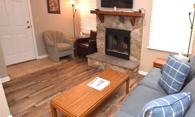 Notre Dame Condo | Condo at the University of Notre Dame(D3)