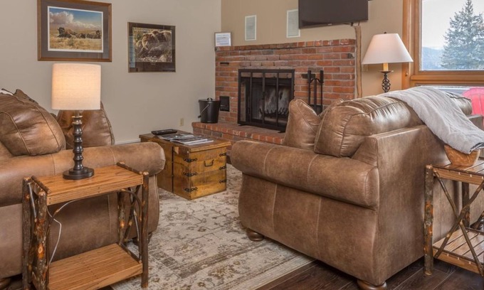 Big Sky House | Condo w/beautiful views, fireplace & community pool/hot tub - Cozy Hidden Village Retreat
