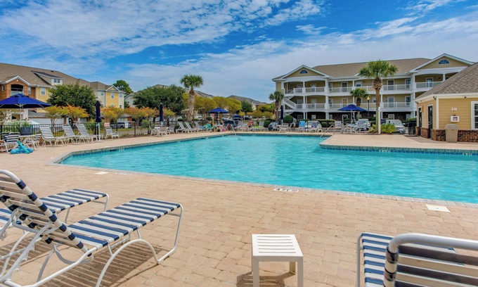North Myrtle Beach Condo | Condo w/Golf Course View in Barefoot Resort!