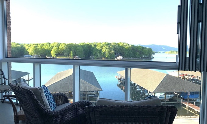 Smith Mountain Lake Condo | Condo with great Lake views. Come stay with us on your vacation 