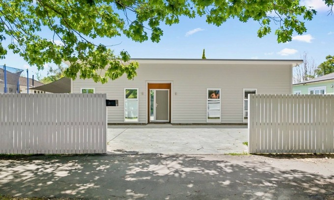 Masterton House | Contemporary Comfort – Masterton Holiday Home