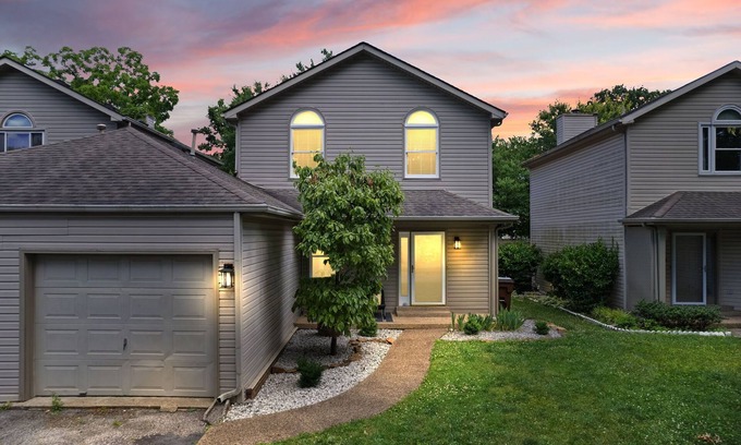 Picadome House | Convenient 3BR, Free Laundry, Wifi, & Parking