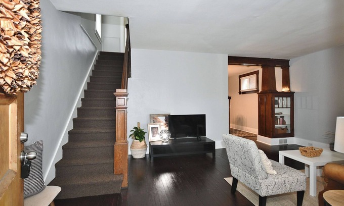 South Hills House | Conveniently Located Bungalow Near Trolley and Southside