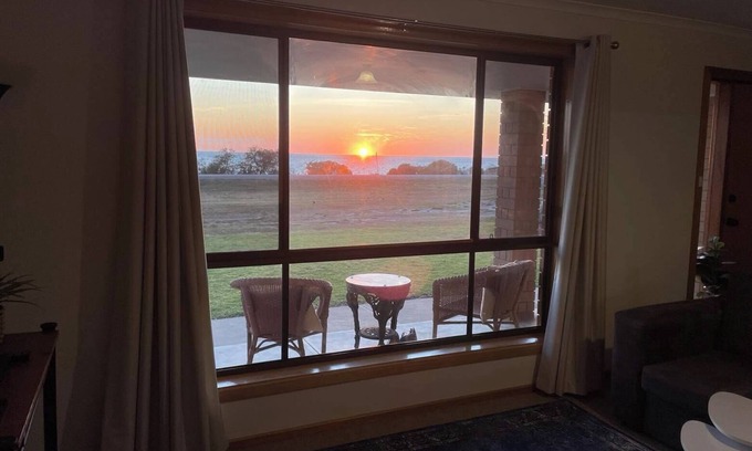 Melville House | Coobowie Views Getaway!