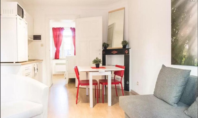 Anneessens Apartment | Cool Central Apartment