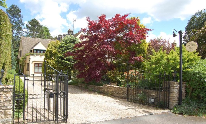 Bourton-on-the-Water House | Coombe House