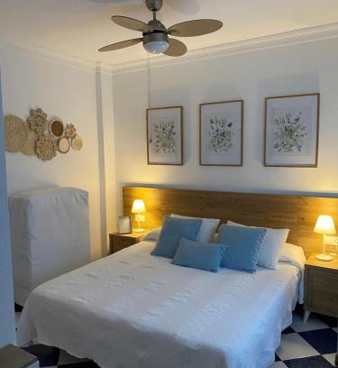 Punta Umbria Apartment | Coqueto apartamento céntrico con terraza y parking