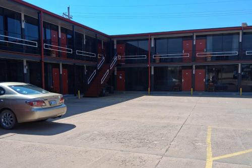 Milton Hotel | Coratel Inn and Suites By Jasper Anthony