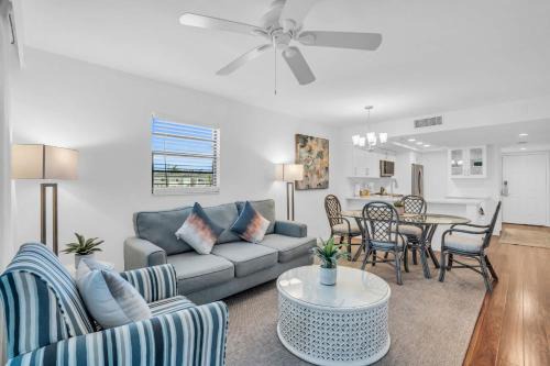 Park Shore House | Corner Unit Updated And Near Lobby