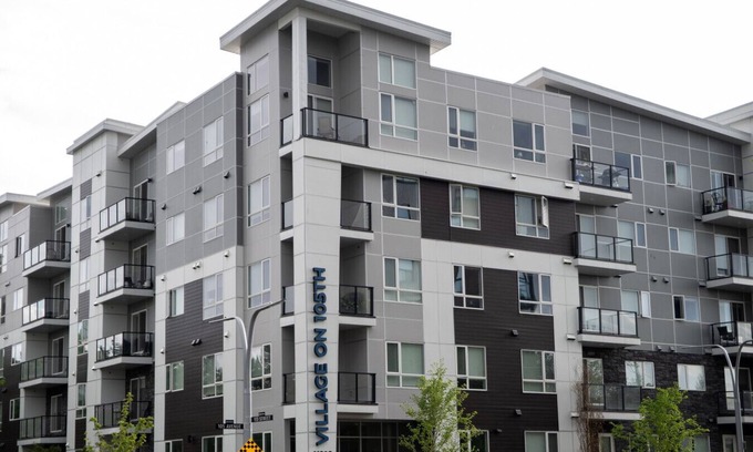 North Central Edmonton Apartment | Corporate Stays | Village on 105 1 Bedroom