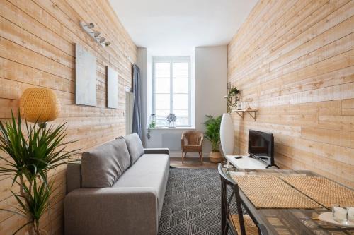 Centre Apartment | Cosmic by Cocoonr