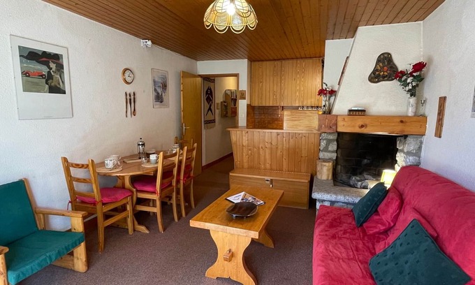 Meribel Apartment | Cosy 2-Room Apartment for 4, Near Slopes and Shops, Méribel Chalets Route