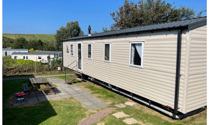 St Leonards-On-Sea Cabin | Cosy 3-Bed Caravan,combe haven st Leonards on sea