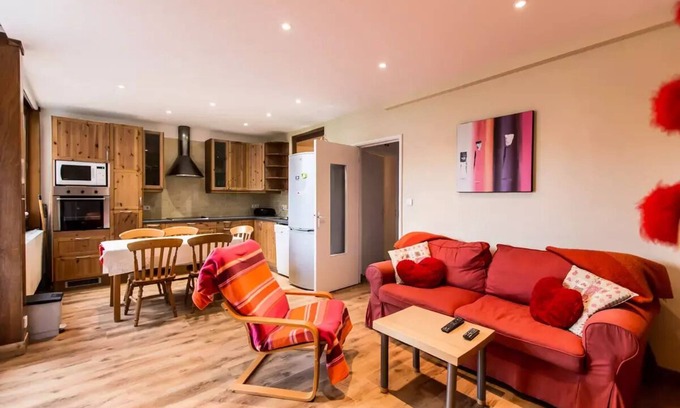Le Cret Apartment | Cosy and bright three-room apartment near the center