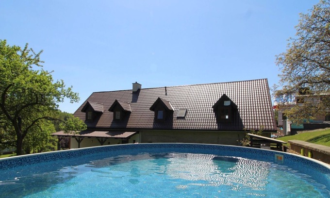 Cerny Dul Apartment | Cosy apartment for 6 people with private pool, WIFI, TV, terrace and parking