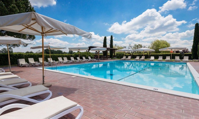 San Benedetto di Lugana Apartment | Cosy apartment for 5 people with A/C, WIFI, pool, TV and patio